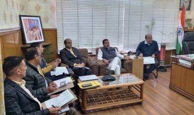 लोक निर्माण मंत्री ने विभाग की समीक्षा बैठक की अध्यक्षता की