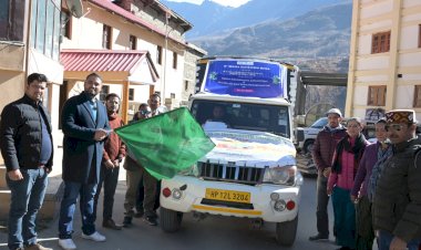 ई-वेस्ट कलैकशन वैन को सहायक आयुक्त ने हरी झण्ड़ी दिखाकर किया रवाना