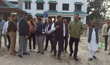 जन समस्याओं का त्वरित निदान सुनिश्चित करें अधिकारी: डीसी