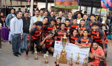 उद्योग मंत्री ने किया ऑल इंडिया मदन पाल सोलंकी मेमोरियल फुटबॉल प्रतियोगिता का समापन