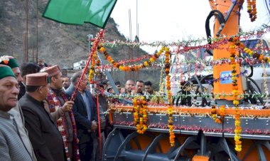 चार मंजिला पार्किंग का लोकार्पण  किया लोक निर्माण मंत्री ने