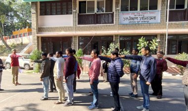 सरकारी कार्यालयों में पढ़ी संविधान की उद्देशिका