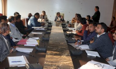 वन संरक्षण अधिनियम के तहत लंबित मामलों पर समीक्षा बैठक