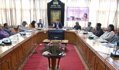 आंगनवाड़ी केंद्रों का औचक निरीक्षण करें सीडीपीओ - उपायुक्त