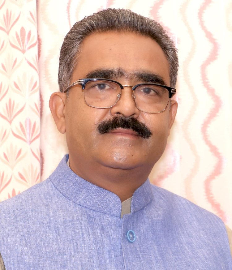 शिक्षा के मंदिरों में मटन-चिकन परोसने वाले अब मांग रहे जनता की रोटी का हिसाब : बिक्रम ठाकुर