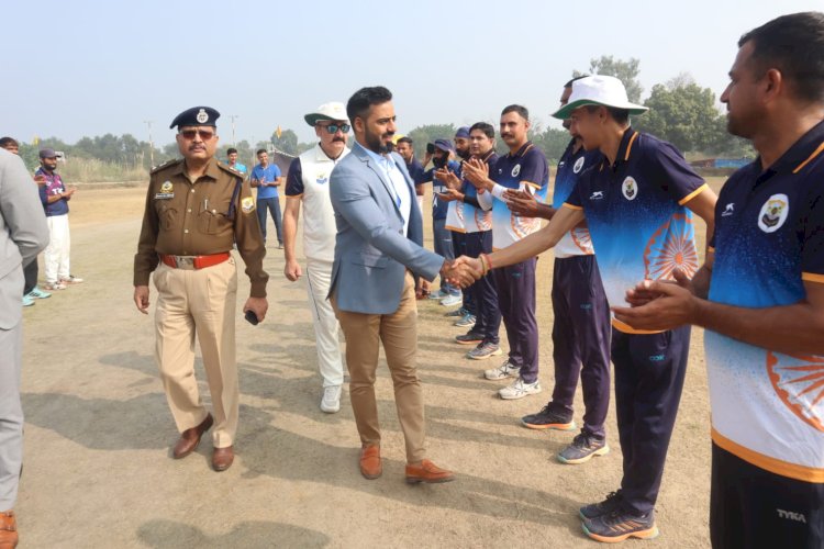 झलेड़ा में आयोजित क्रिकेट टूर्नामेंट के समापन समारोह में उपायुक्त ने की शिरकत