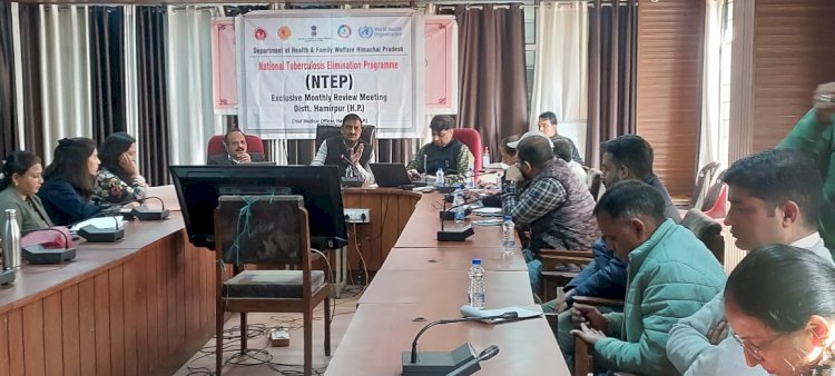 टी बी की मासिक मूल्यांकन बैठक का आयोजन