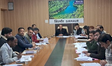 राजस्व संबंधी लंबित मामलों का शीघ्र करे निपटारा-सुमित खिमटा