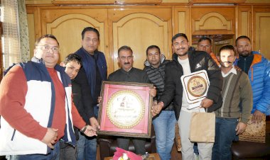 बिलिंग पैराग्लाइडिंग एसोसिएशन के प्रतिनिधिमंडल ने मुख्यमंत्री से की भेंट