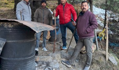 छः ड्रमों में लगभग एक हज़ार लीटर लाहन बरामद की