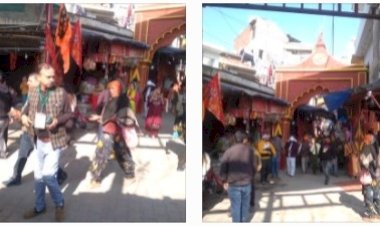 मंदिर त्रिलोकपुर के प्रवेश द्वार  पर महिला भिखारियों की जबरदस्ती से श्रद्धालु सांसत में ,मंदिर ट्रस्ट प्रशासन बेखबर