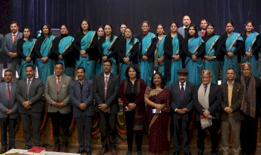 अंग्रेजी, हिन्दी भाषाओं में दक्षता तथा  शिक्षा के सभी पहलुओं का ज्ञान सर्वांगीण विकास के लिए आवश्यक: रवीश