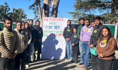 अखिल भारतीय विद्यार्थी परिषद (एबीवीपी) हिमाचल प्रदेश विश्वविद्यालय इकाई द्वारा गेस्ट टीचर पॉलिसी के विरोध में हस्ताक्षर अभियान चलाया