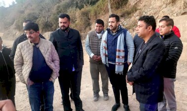 धर्मशाला का विकास सरकार की प्राथमिकता, तय समय में पूरे करें सभी काम: विक्रमादित्य सिंह