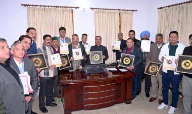 मुख्यमंत्री ने पर्यावरण कैलेंडर और स्वर्ण जयंती लोगो जारी किया