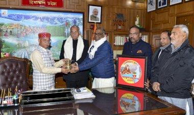 उत्तर प्रदेश के मंत्रियों ने राज्यपाल को महाकुंभ 2025 के लिए आमंत्रित किया