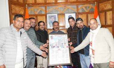 मुख्यमंत्री ने हिमाचल प्रदेश सचिवालय सेवा कर्मचारी संघ का कैलेंडर-2025 जारी किया