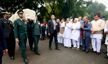 मुख्यमंत्री स्वर्गीय डॉ. मनमोहन सिंह के अंतिम संस्कार में शामिल हुए