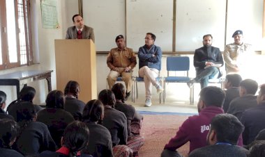 भोटा स्कूल में बताए नशे के दुष्प्रभाव, कानूनी जानकारियां भी दीं