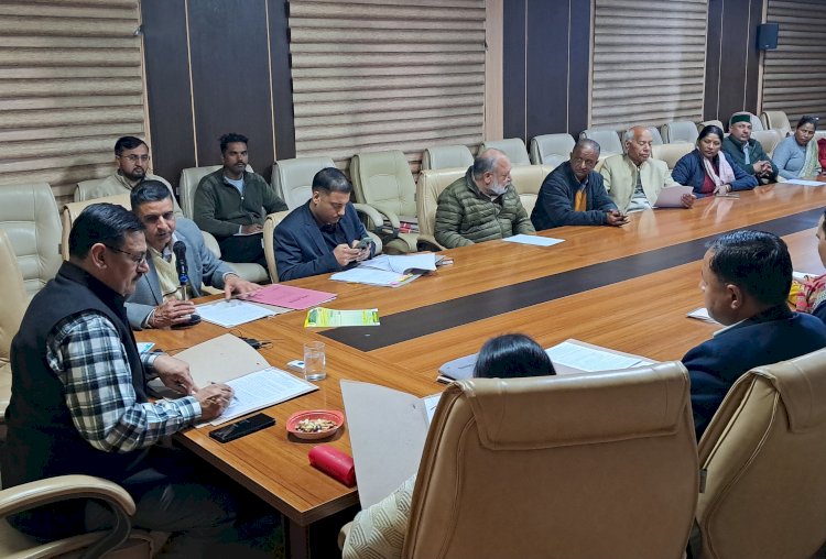सिरमौर में 76 पीड़ितों को 82.95 लाख की राहत राशि वितरित -एल आर वर्मा