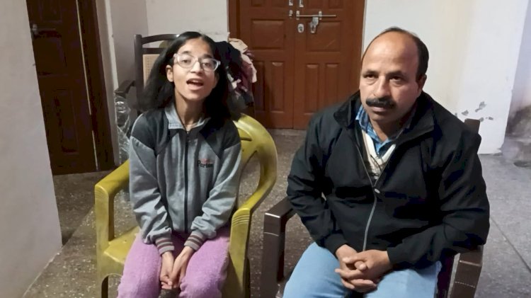 मुख्यमंत्री की दरियादिली से बदली नमिश की जिंदगी अब अच्छी तरह बोलने और सुनने में सक्षम हुई झमेड़ की बच्ची