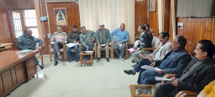 जिला स्तरीय समिति ने की एससी-एसटी से अत्याचार के मामलों की समीक्षा