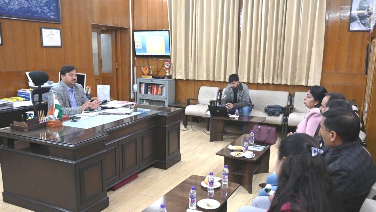 स्कूल की सड़क छुट्टियां समाप्त होने से पहले होंगी पक्की : अनुपम कश्यप