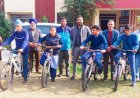उपायुक्त ने प्रेम आश्रम में विशेष बच्चों को भेंट की साइकिलें