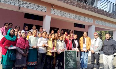 नादौन की 6 पंचायतों की मेधावी छात्राओं को किया पुरस्कृत