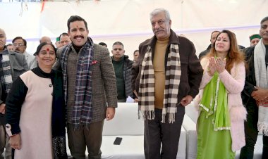 अब लिफ्ट पहुंचाएंगी मिडिल बाजार से मॉल रोड़ तक, लोक निर्माण मंत्री ने किया लोकार्पण