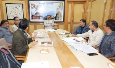 मुख्यमंत्री ने दिए ई-बसों की खरीद प्रक्रिया में तेजी लाने के निर्देश