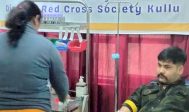 जिला रैड क्रॉस द्वारा स्वैच्छिक रक्तदान शिविर जिला अस्पताल कुल्लू में आयोजित