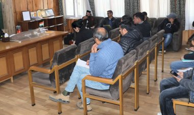 अतिरिक्त जिला दंडाधिकारी की अध्यक्षता में सांसद आदर्श ग्राम योजना की बैठक आयोजित