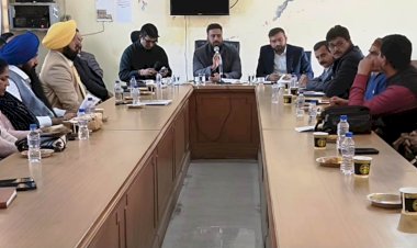 होली मैड़ी मेले के सफल संचालन को लेकर उपायुक्त ने की बैठक