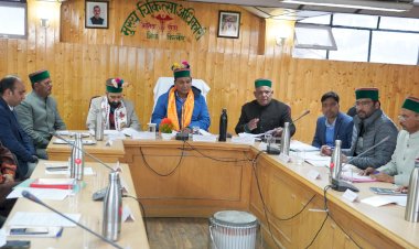 राजस्व मंत्री ने जिला स्तरीय विकास योजना एवं 20-सूत्रीय कार्यक्रम समिति की बैठक की अध्यक्षता की