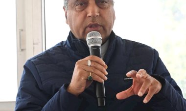 कांग्रेस ने परिवार के हितों लिए उड़ाई भारतीय संविधान के धज्जियां : जयराम ठाकुर