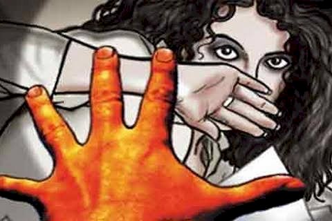 शहर के नामी शिक्षण संस्थान के निदेशक के खिलाफ महिला कर्मचारी ने लगाए छेड़छाड़ के आरोप, मामला दर्ज, पुलिस ने जांच में शामिल होने के जारी किया नोटिस