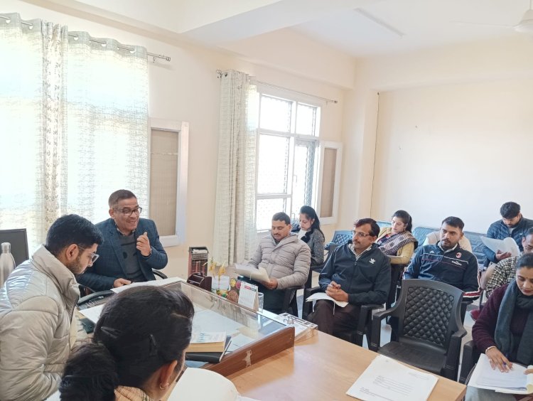 महिला एवं बाल विकास योजनाओं की समीक्षा बैठक