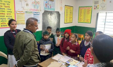 उपायुक्त ने प्राथमिक पाठशाला व आंगनबाड़ी केन्द्र का किया निरीक्षण
