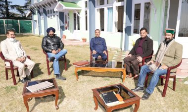 मुख्यमंत्री ने सोलन जिले के विकासात्मक कार्यों की समीक्षा की