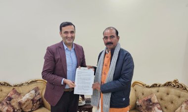 खड़ापथर सुरंग एवं छैला-सोलन बागवानी मार्ग की स्वीकृति हेतु केंद्रीय मंत्री अजय टम्टा से मिले चेतन बरागटा