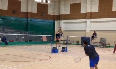 जिला स्तरीय मास्टर्स बैडमिंटन चैंपियनशिप शुरू.. बैडमिंटन एसोसिएशन के प्रदेश महासचिव रमेश ठाकुर ने किया शुभारंभ