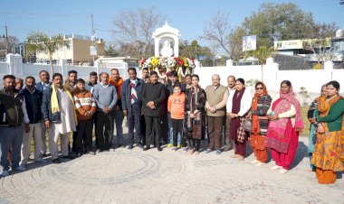 डॉ सिम्मी अग्निहोत्री की पुण्यतिथि पर उपमुख्यमंत्री ने प्रतिमा पर अर्पित किए श्रद्धासुमन, ऊना में लंगर सेवा आयोजित