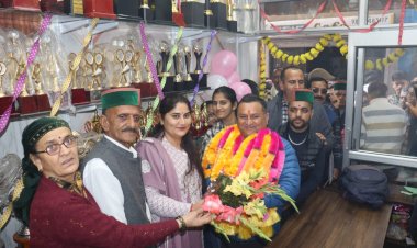 प्विधानसभा उपाध्यक्ष  ने यश मोमेंटोस शोरूम का किया उद्घाटन,  युवाओं को नशे से दूर रहने का दिया संदेश,