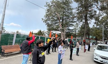 विद्यार्थी परिषद  प्रदेश सरकार के विरोध में किया धरना प्रदर्शन, शिक्षा की गुणवत्ता को सुधरे एवं युवाओं को स्थाई रोजगार दे सरकार।