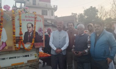 सुजानपुर में स्थानीय जनता के साथ रविदास जयंती मनाते विधायक कै रणजीत सिंह