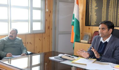 आगामी गेहूं खरीद सीजन से पहले मंडियों में बढ़ाएं प्लेटफार्म : डीसी