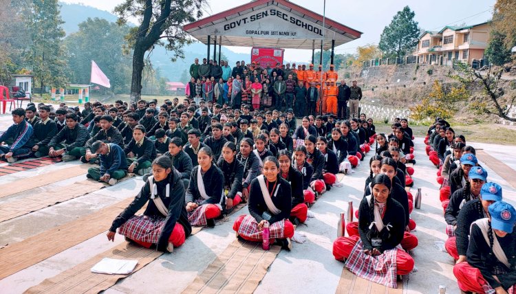 एन.डी.आर.एफ. ने बच्चों को आपदा के प्रति किया जागरूक