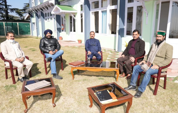 मुख्यमंत्री ने सोलन जिले के विकासात्मक कार्यों की समीक्षा की