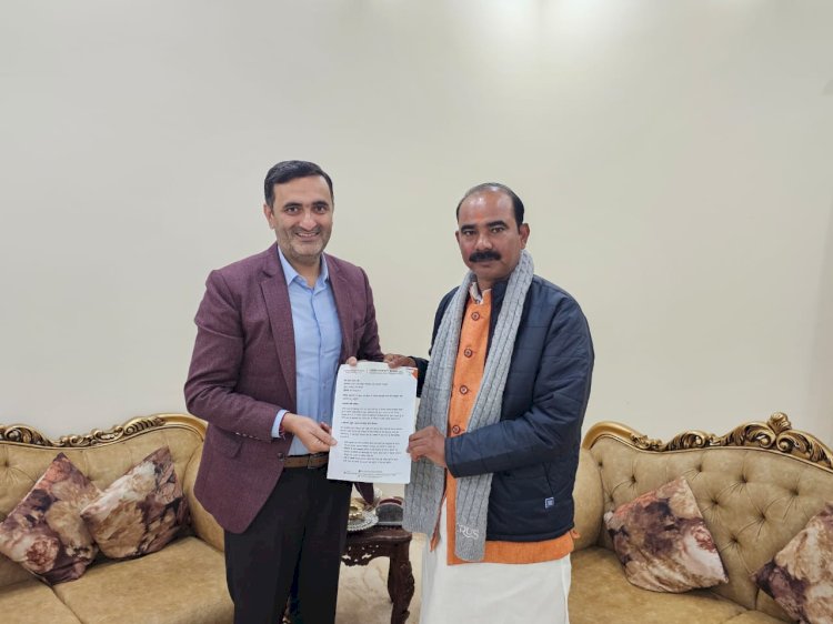 खड़ापथर सुरंग एवं छैला-सोलन बागवानी मार्ग की स्वीकृति हेतु केंद्रीय मंत्री अजय टम्टा से मिले चेतन बरागटा